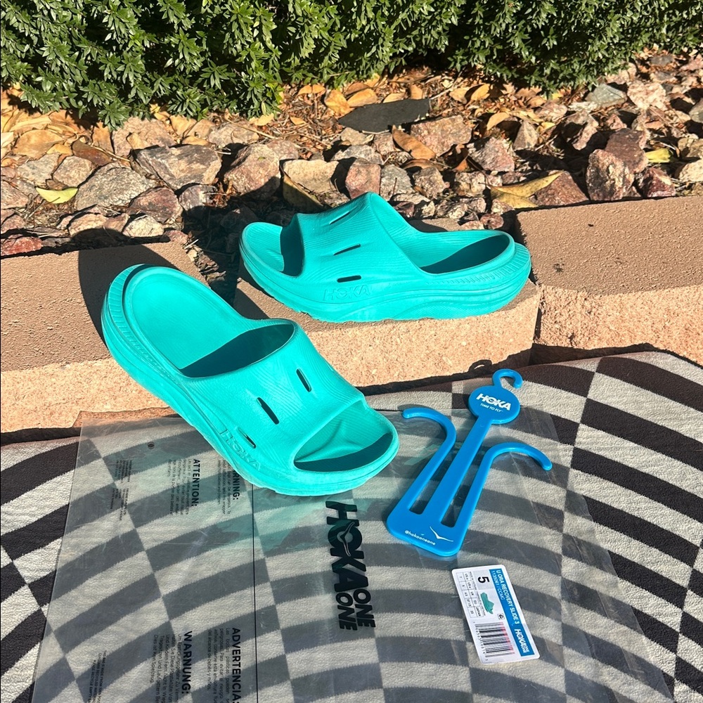 HOKA U ORA recovery slide 3-serial#: 1135961/CCMC, size 7-used with a tag & bag